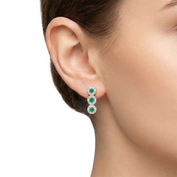 Серьги из комбинированного золота с изумрудами и бриллиантами