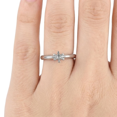 Кольцо из белого золота