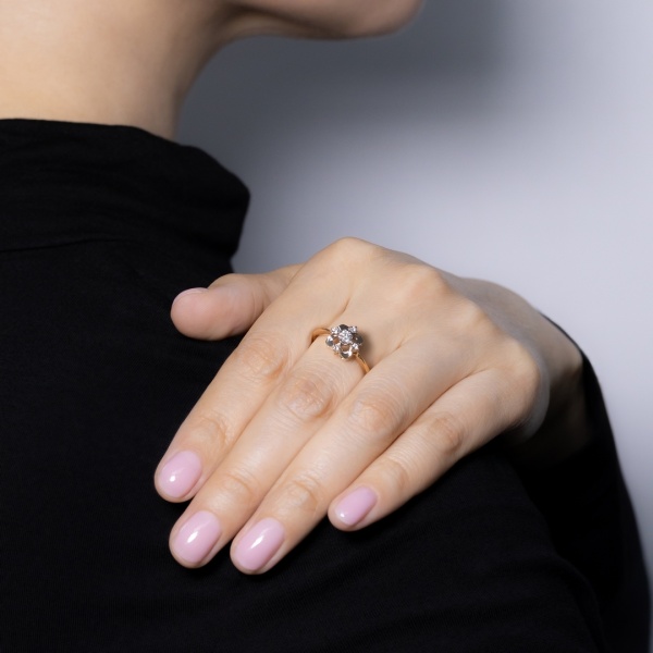 Кольцо из комбинированного золота с бриллиантами