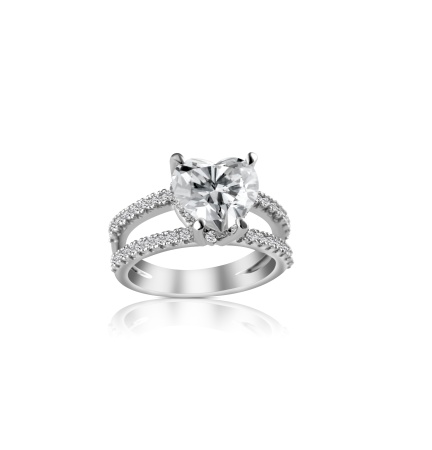 Кольцо из белого золота с бриллиантами