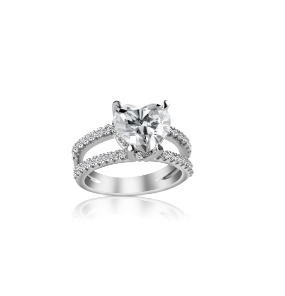 Кольцо из белого золота с бриллиантами