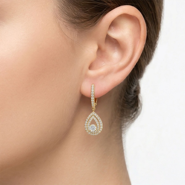 Серьги из желтого золота с бриллиантами