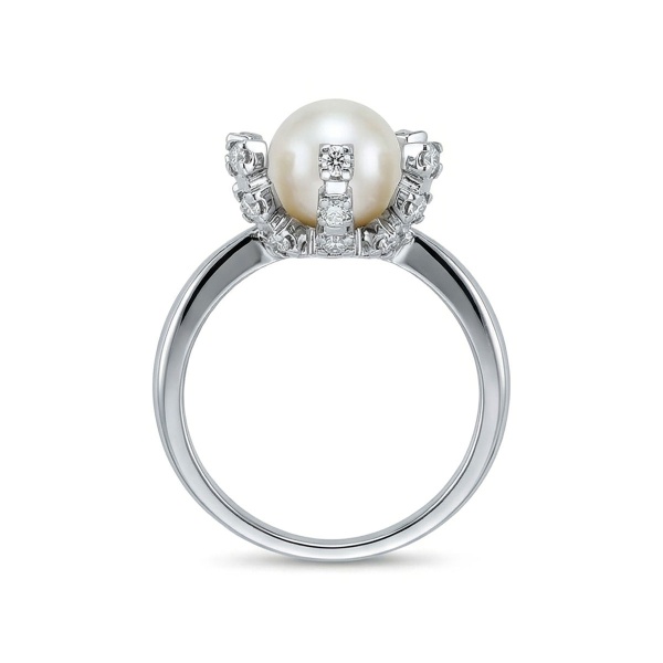Кольцо из белого золота с жемчугом и бриллиантами