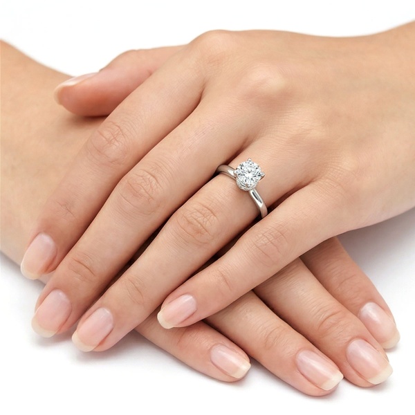 Кольцо из белого золота с бриллиантами