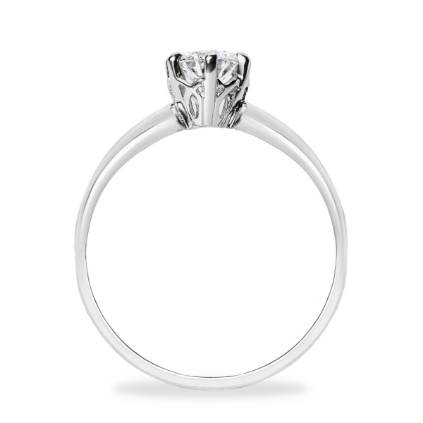 Кольцо из белого золота с бриллиантом