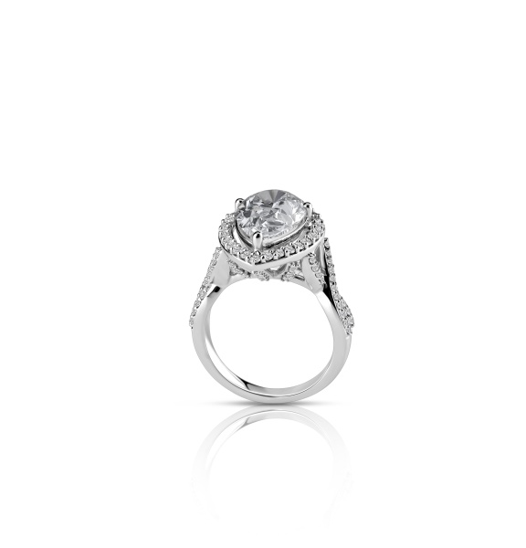 Кольцо из белого золота с бриллиантами