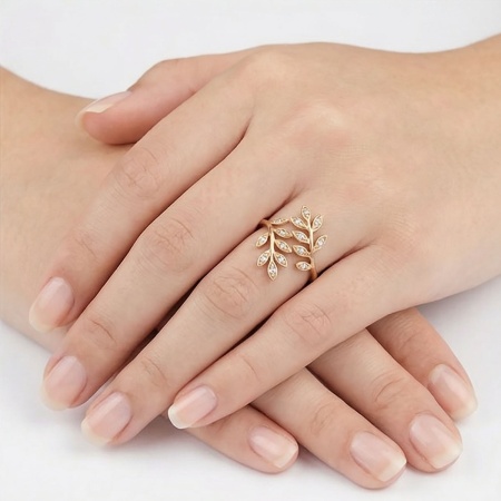 Кольцо из красного золота с бриллиантами