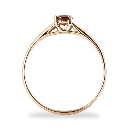 Кольцо из красного золота с гранатом