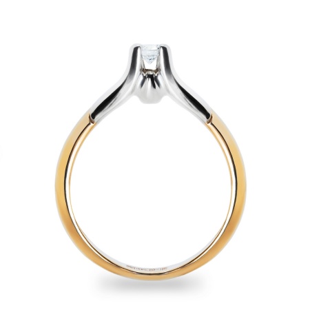 Кольцо из комбинированного золота с бриллиантом