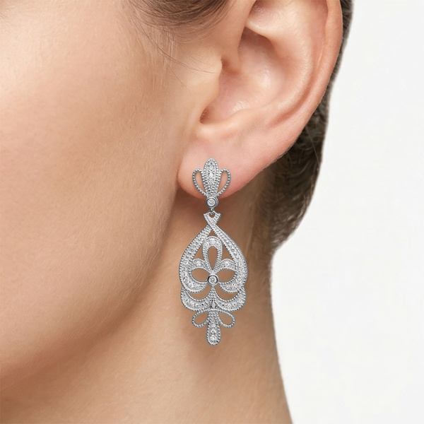 Серьги из родированного золота с бриллиантами