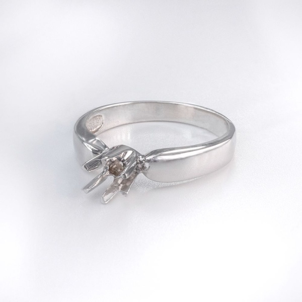 Кольцо из белого золота